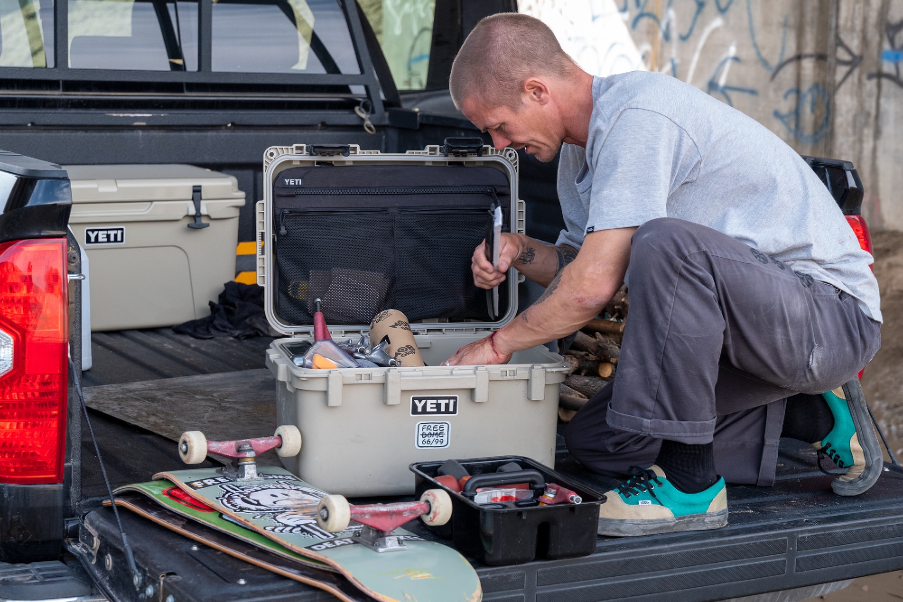 skate skateboard durable bags collection series outdoor camping california black nylon tuffskin water resistant repellant durable