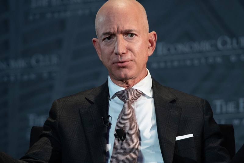 Jeff Bezos Offers To Pay Billions For NASA's Second Lunar Lander Contract Blue Origin commercial space tourism company deal