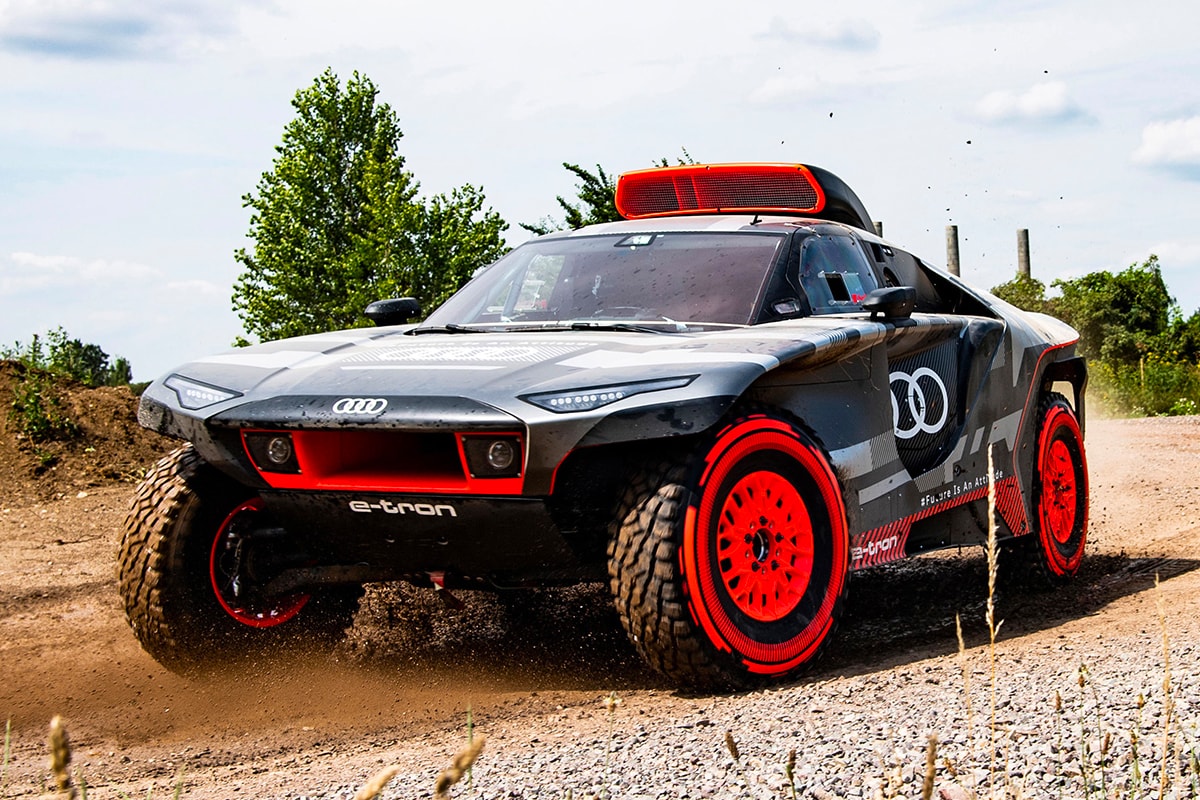 Audi’s 2022 Dakar Rally RSQ E-Tron off-Roader Might Be Its Most Monstrous EV Racer hardcore truck electric vehicle german car