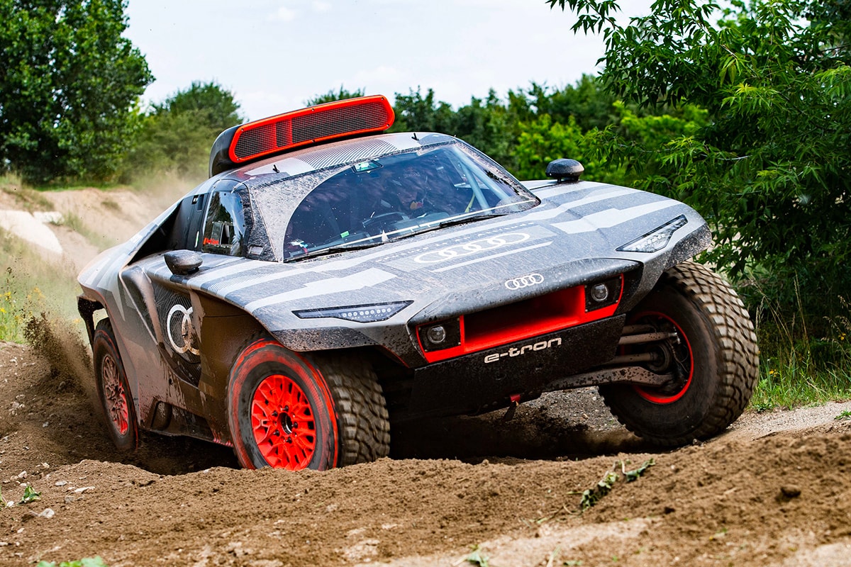 Audi’s 2022 Dakar Rally RSQ E-Tron off-Roader Might Be Its Most Monstrous EV Racer hardcore truck electric vehicle german car