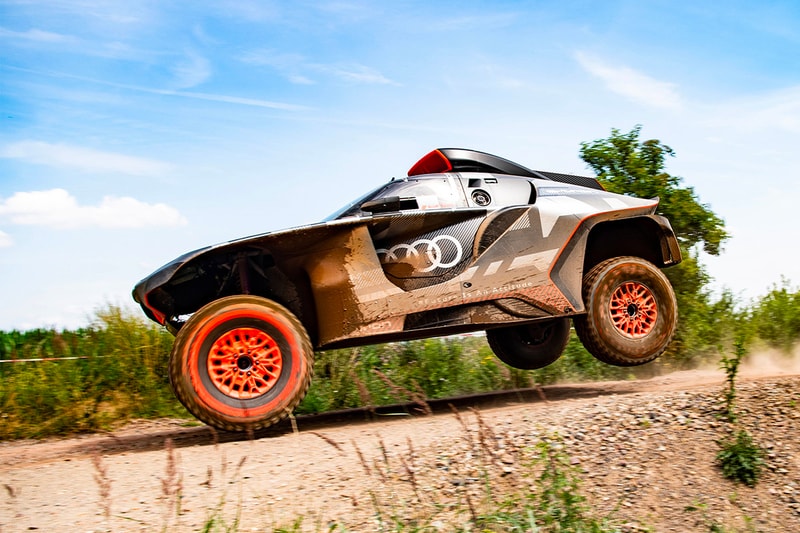 Audi’s 2022 Dakar Rally RSQ E-Tron off-Roader Might Be Its Most Monstrous EV Racer hardcore truck electric vehicle german car