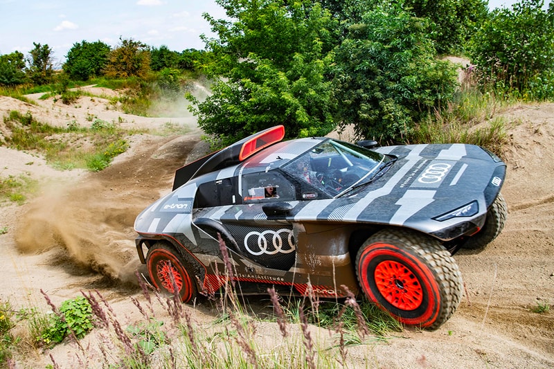 Audi’s 2022 Dakar Rally RSQ E-Tron off-Roader Might Be Its Most Monstrous EV Racer hardcore truck electric vehicle german car