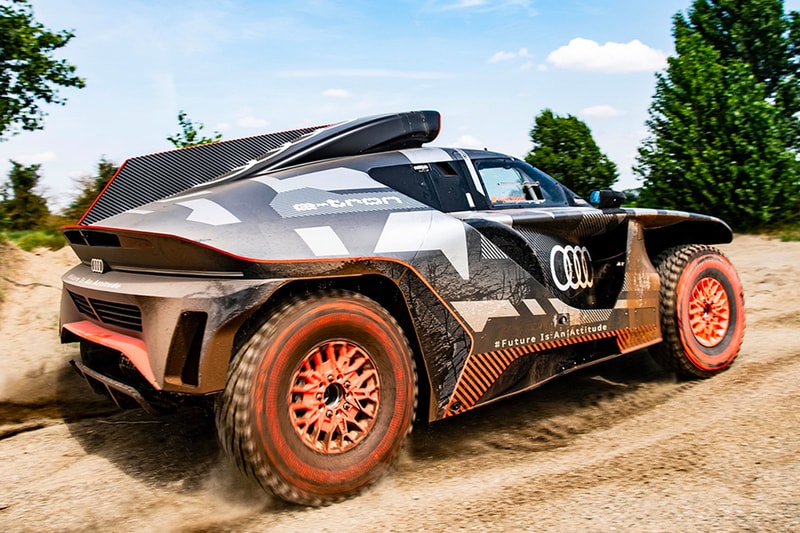 Audi’s 2022 Dakar Rally RSQ E-Tron off-Roader Might Be Its Most Monstrous EV Racer hardcore truck electric vehicle german car
