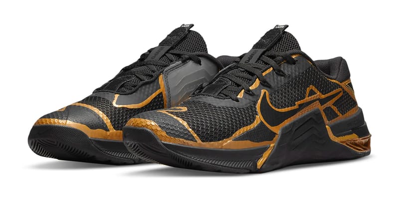 nike metcon 7 black and gold