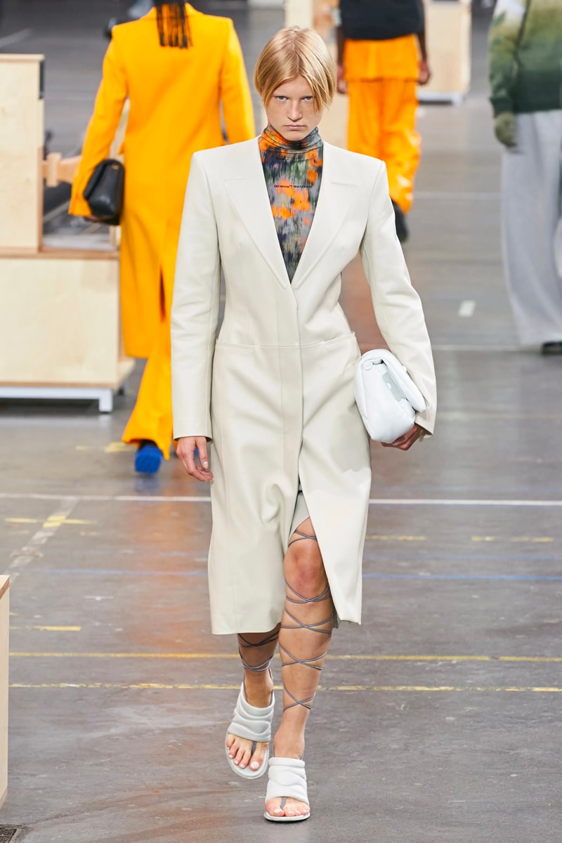 Virgil Abloh at Off-White Fall Winter 2021 Runway Show - “Laboratory of  Fun” / id : 4368487 by