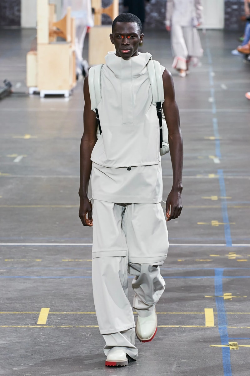 Off-White™ Fall 2021 Laboratory Of Fun Ready-to-Wear Collection Show Watch Virgil Abloh Paris M.I.A.