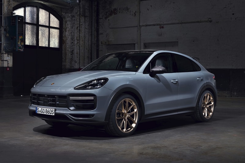porsche 2022 cayenne turbo gt suv nurburgring lap record v8 631 horsepower 