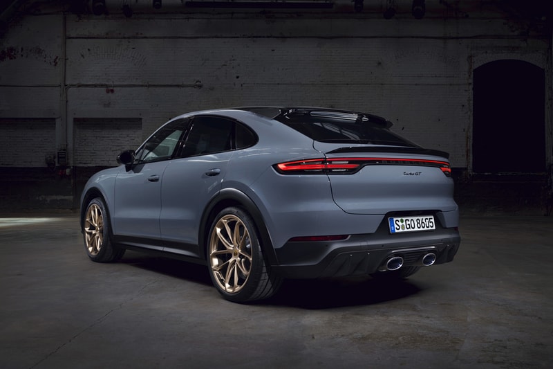 porsche 2022 cayenne turbo gt suv nurburgring lap record v8 631 horsepower 