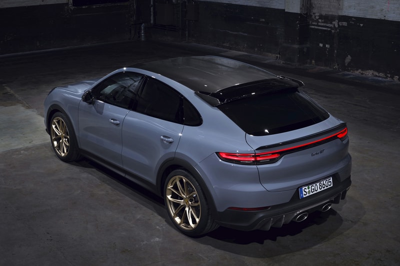porsche 2022 cayenne turbo gt suv nurburgring lap record v8 631 horsepower 
