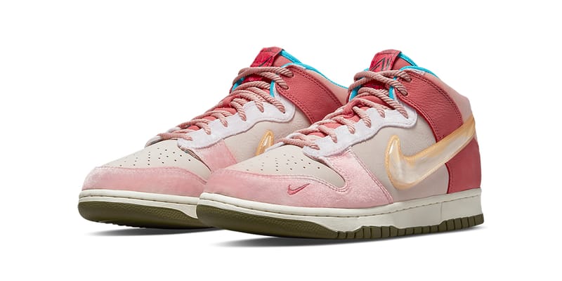 women's nike dunk mid