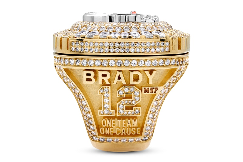 tom brady Tampa Bay Buccaneers Jason of Beverly Hills Super Bowl LV Ring details diamonds nfl sports football JBH Jason of Beverly Hills jewelry 