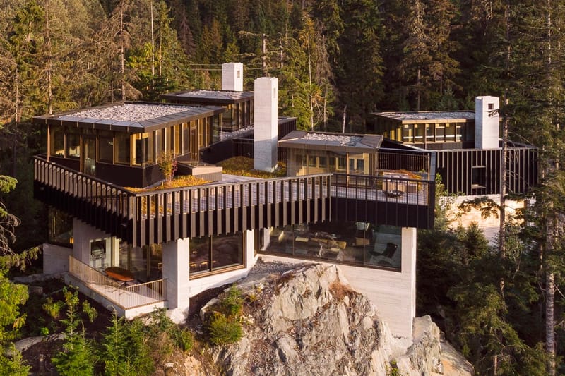 A Minimalist Family Home Hangs Over a Cliff Overlooking the Alta Lake