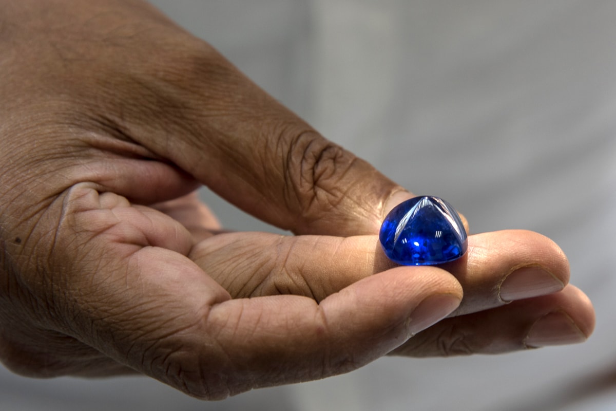 World’s Largest Sapphire Cluster Reportedly Worth $100 Million USD Found in Someone’s Backyard sri lanka gem trader gemstone rare stones the new york post