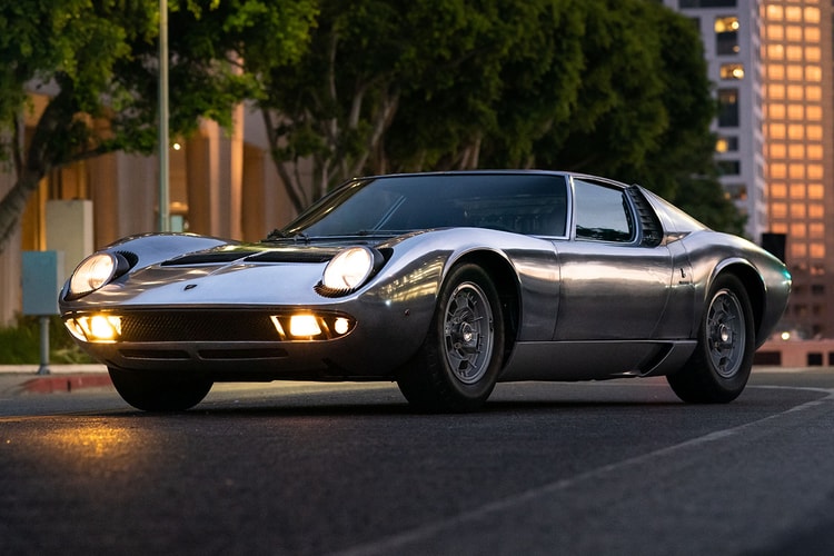 This Bare Metal 1971 Lamborghini Miura P400 S Is Heading to Auction