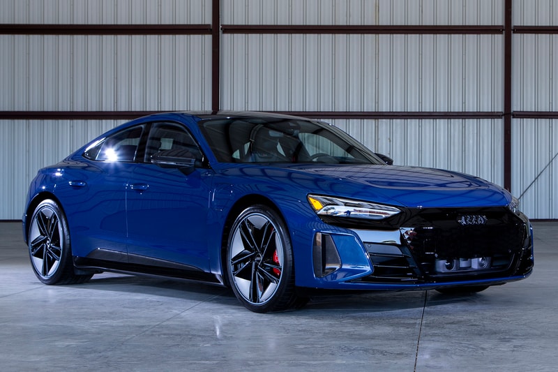 Audi RS e-tron GT 2022 Closer Look and Review Porsche Taycan Turbo S Electric Sports Car Sedan