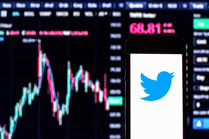 Twitter’s Image-Cropping Algorithm Favors Younger, Slimmer and Lighter Faces, Competition Winner Finds