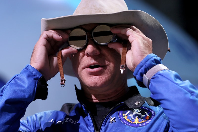 Blue Origin Jeff Bezos NASA Lawsuit Elon Musk SpaceX Moon Landing System Contract