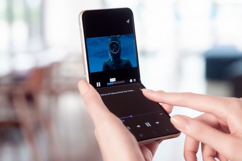 Samsung Unveils Galaxy Z Flip 3 Hypebeast Samsung Unveils Galaxy Z Flip 3 Hypebeast