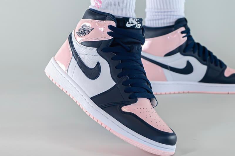 On-Foot Look Air Jordan 1 High OG Atmosphere White laser pink obsidian step mark Nike 170 USD bubblegum fall 2021 December release date 