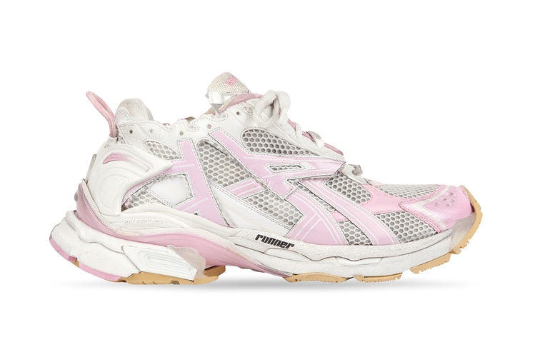 https://image-cdn.hypb.st/https%3A%2F%2Fhypebeast.com%2Fimage%2F2021%2F08%2Fbalenciaga-runner-white-pink-blue-silver-distressed-demna-gvasalia-colorways-release-information-0.jpg?fit=max&cbr=1&q=90&w=750&h=500