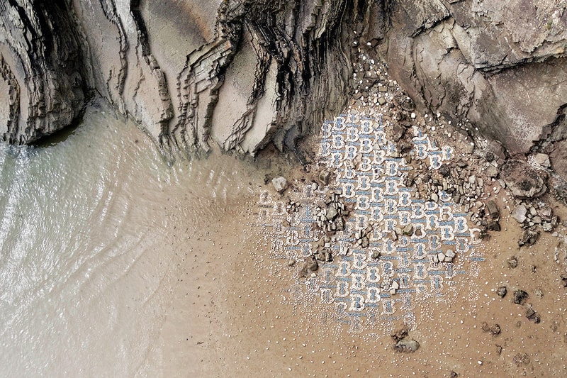 Burberry Celebrates Its Summer TB Monogram Info drones 