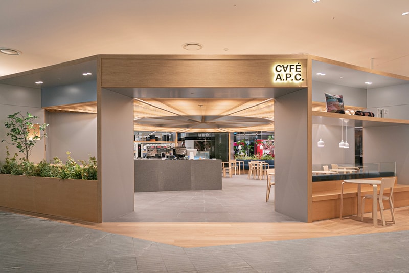 Café A.P.C. Arrives in South Korea Jean Touitou Pierre desserts beverages coffee shop wood and steel 12 angle panels store Hwaseong Gyeonggi Osan dong lotte department opening
