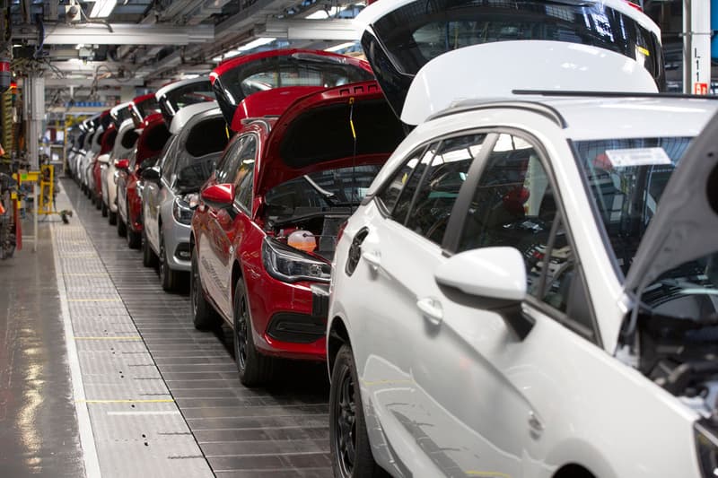 General Motors to Launch 5G-Connected Vehicles in 2024 AT&T high speed network connection cadillac buick GMC chevrolet