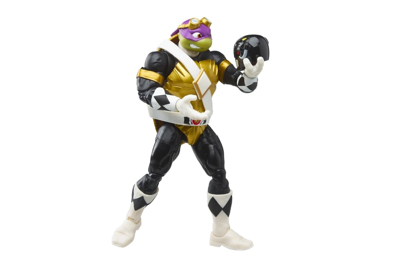 Hasbro Debuts First Teenage Mutant Ninja Turtles and Power Rangers Mash-up Figures TMNT miniature figures leonardo donatello lightning collection bandai america new york city raphael michelangelo