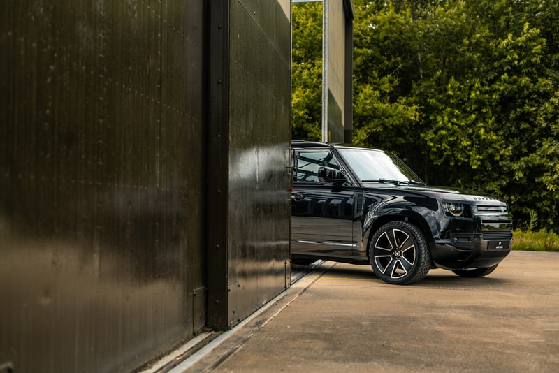 Heritage Customs Valiance New Land Rover Defender P400e Custom Built One-Off Commission Hand Build Niels van Roij Winston Gerschtanowitz Rims SUV Body Kit Customisation Program