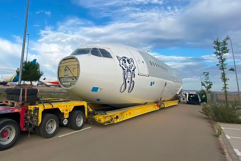 Airbus 330 jumbo jet Monegros desert festival concert stage conversion wu-tang clan richie hawtin adam beyer amelie lens 1,000 people club spanish spain news
