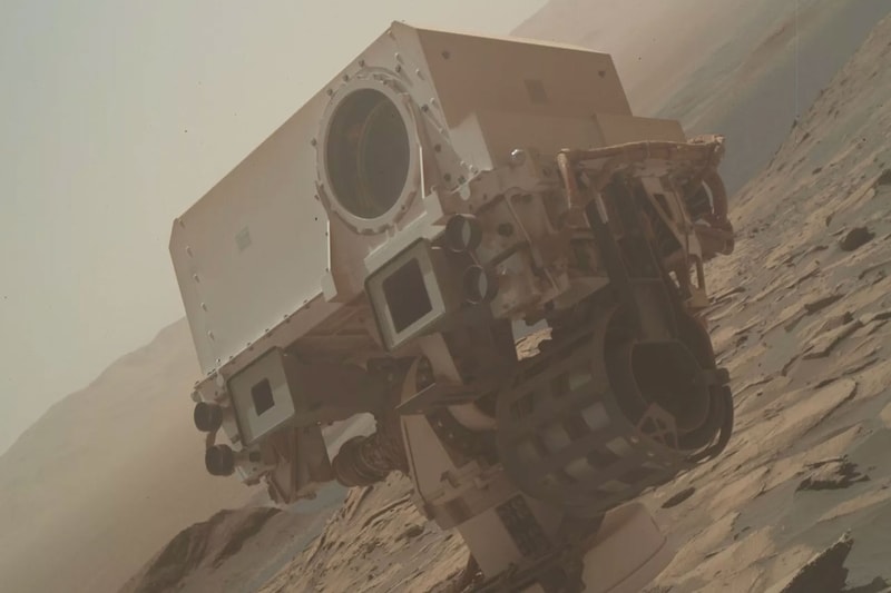 NASA's Curiosity Rover Takes a Selfie on Mars plandid image