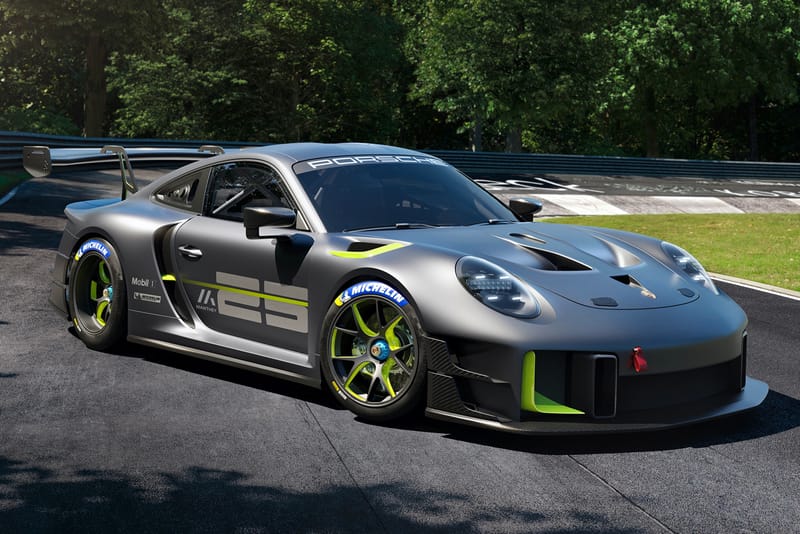 This Is Porsche's Hardcore 911 GT2 RS Clubsport 25