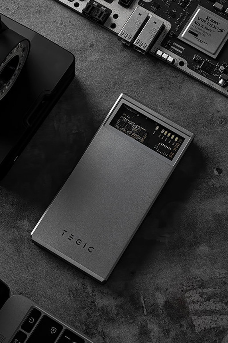 Tegic Block 30 power bank mobile phone charger mobile phones travel power charging industrial design tech 