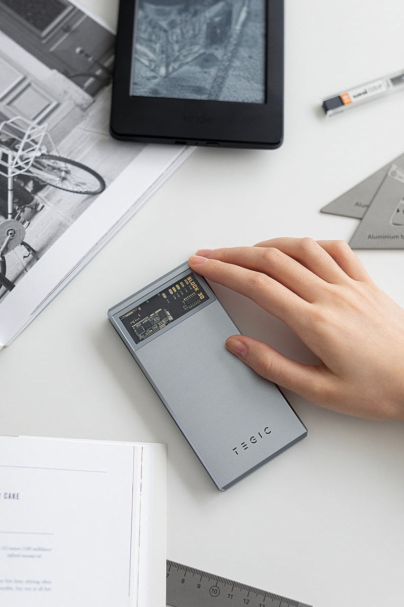 Tegic Block 30 power bank mobile phone charger mobile phones travel power charging industrial design tech 