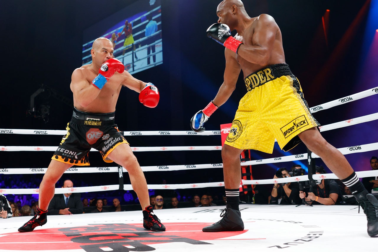Anderson Silva Knocks Out Tito Ortiz in First Round of Triller Fight Club Legends II Match