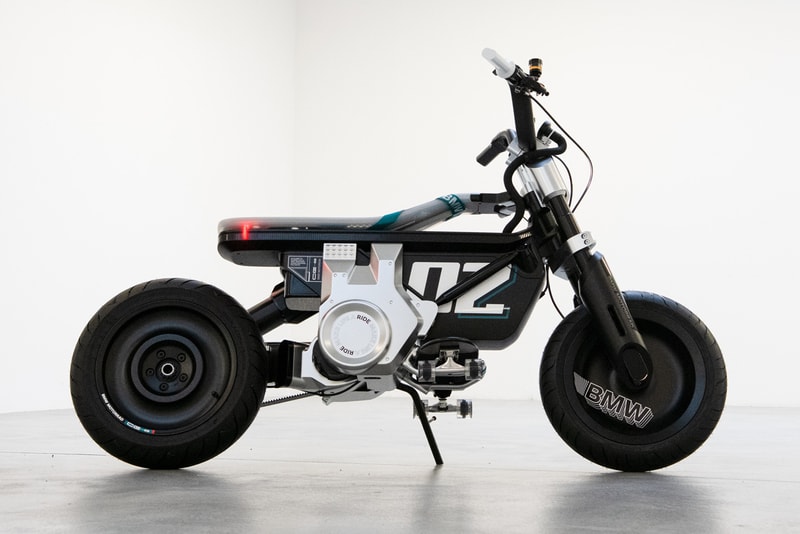 BMW Motorrad Concept CE 02 Urban Mobility Motorbike Bikes Two Wheel Transport Future Electric Vehicle EV Futuristic City Traffic 