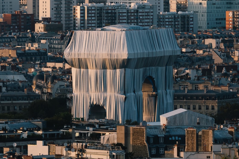 Christo and Jeanne Claude L'Arc de Triomphe Wrapped