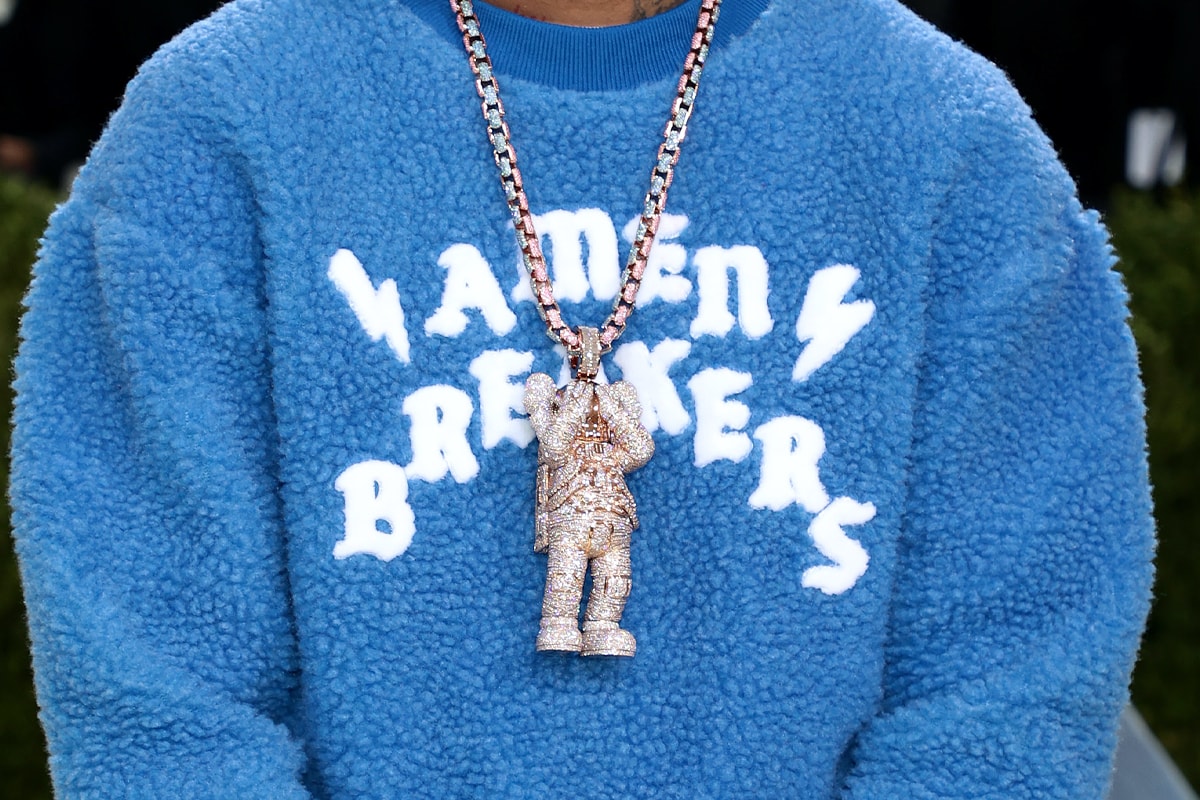 Kid Cudi Wears $1 Million USD KAWS x Ben Baller Chain to Met Gala 2021 jewellery diamonds jewels necklace bling ice accessories rapper hip hop anna wintour louis vuitton virgil abloh