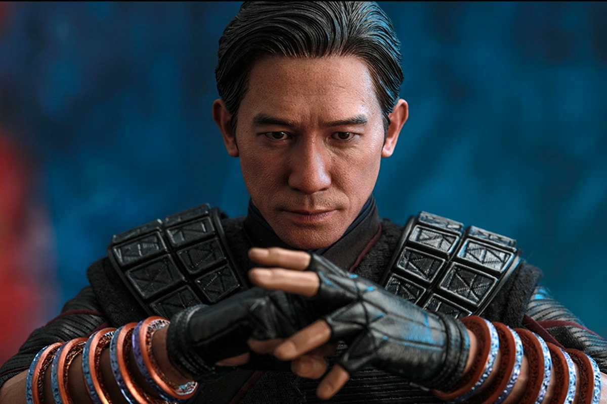 Marvel Shang-Chi and the Legend of the Ten Rings Hot Toys Figurines lifelike figures simu liu tony leung mcu marvel cinematic universe
