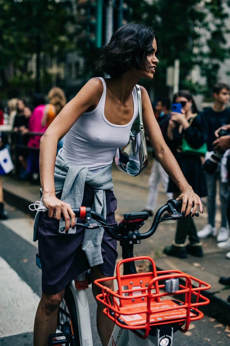 Milan Fashion Week Women's SS22 Street Style spring summer 2022 streetstyle mfw milano camerao moda italy streetwear versace fendi gucci fendace kim jones donatella versace silvia venturini fendi