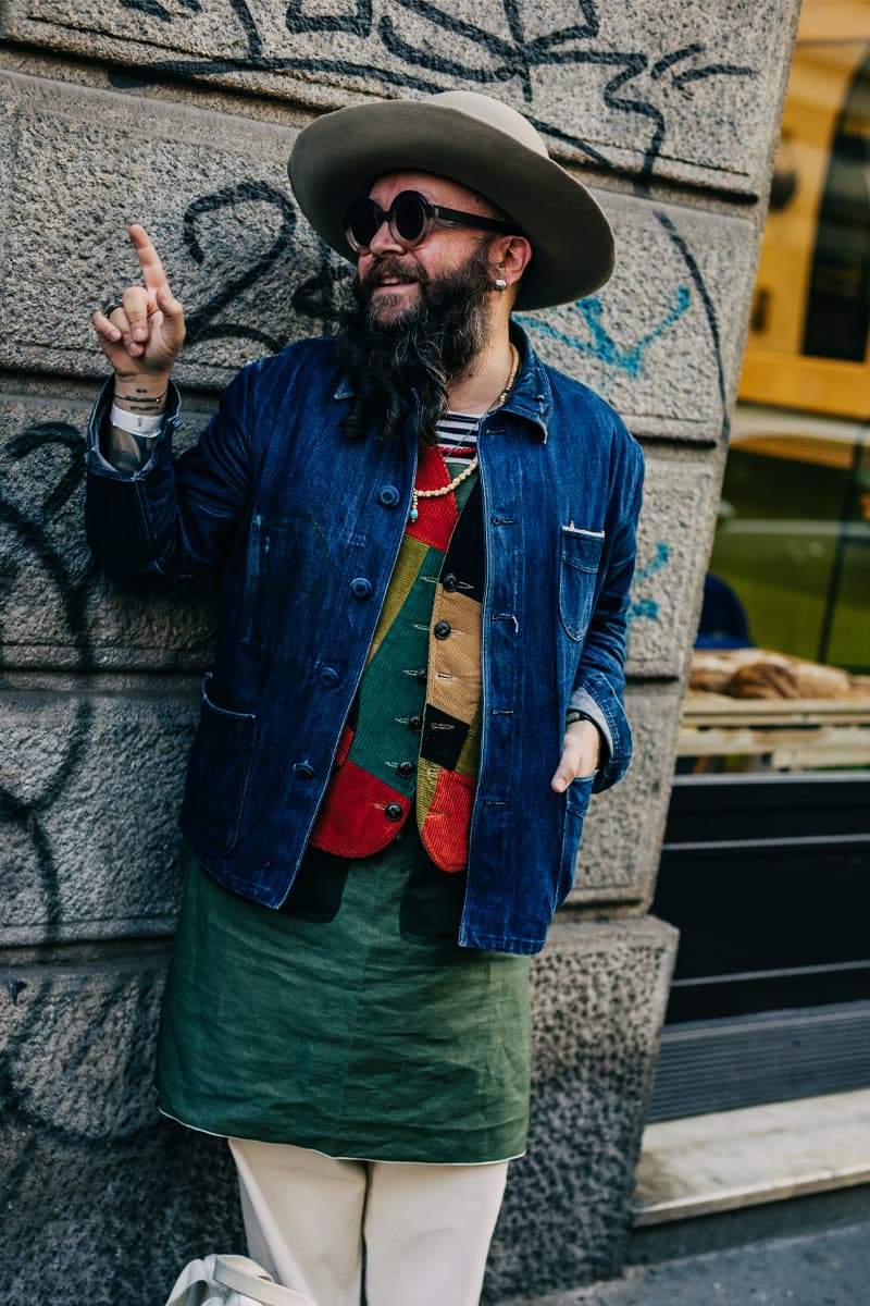 Milan Fashion Week Women's SS22 Street Style spring summer 2022 streetstyle mfw milano camerao moda italy streetwear versace fendi gucci fendace kim jones donatella versace silvia venturini fendi
