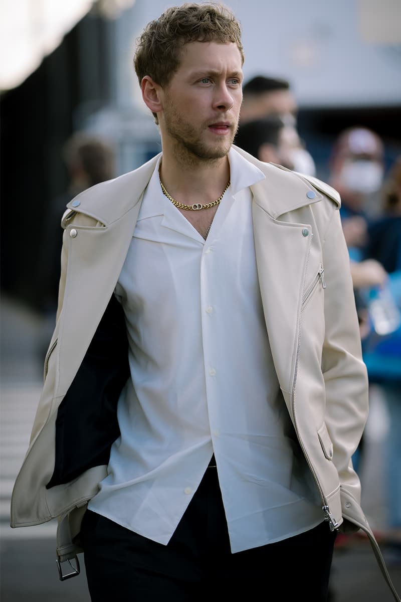 New York Fashion Week SS22 Street Style Looks Audacious Patterns and Vibrant Hues Inform New York Fashion Week SS20 Street Style spring summer 2022 new york city fashion nyc streetstyle moschino monse philip lim peter do prabal gurung nike dunks thom browne peter do proenza schouler