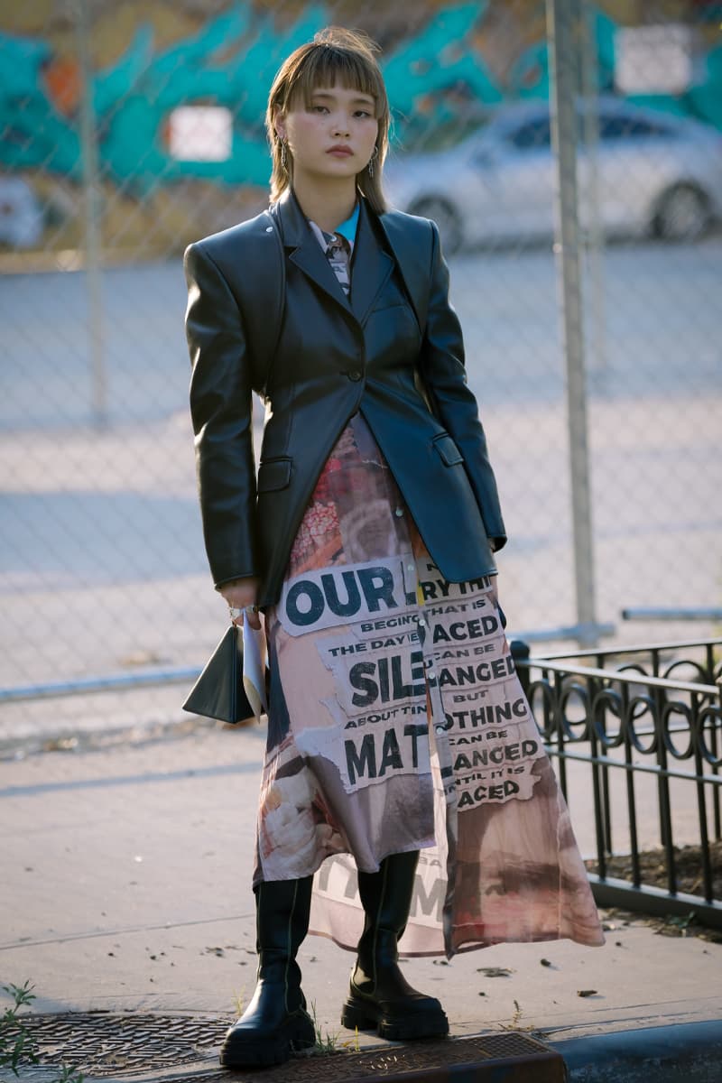 New York Fashion Week SS22 Street Style Looks Audacious Patterns and Vibrant Hues Inform New York Fashion Week SS20 Street Style spring summer 2022 new york city fashion nyc streetstyle moschino monse philip lim peter do prabal gurung nike dunks thom browne peter do proenza schouler