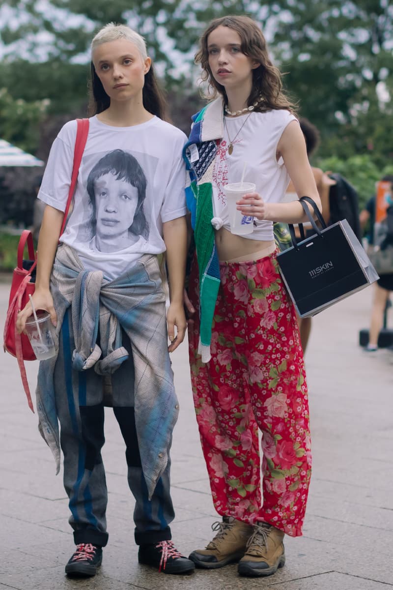 New York Fashion Week SS22 Street Style Looks Audacious Patterns and Vibrant Hues Inform New York Fashion Week SS20 Street Style spring summer 2022 new york city fashion nyc streetstyle moschino monse philip lim peter do prabal gurung nike dunks thom browne peter do proenza schouler