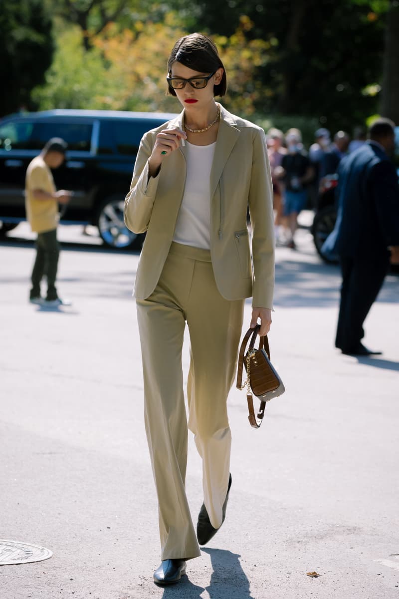 New York Fashion Week SS22 Street Style Looks Audacious Patterns and Vibrant Hues Inform New York Fashion Week SS20 Street Style spring summer 2022 new york city fashion nyc streetstyle moschino monse philip lim peter do prabal gurung nike dunks thom browne peter do proenza schouler