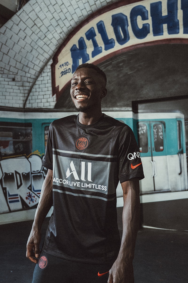 Paris Saint-Germain 2021/22 Third Kit by Nike