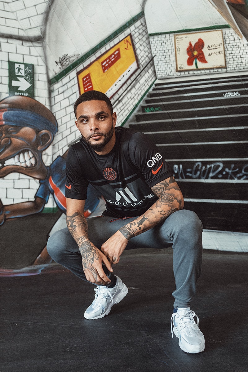paris saint germain psg third kit nike football soccer lionel messi neymar mbappe details information