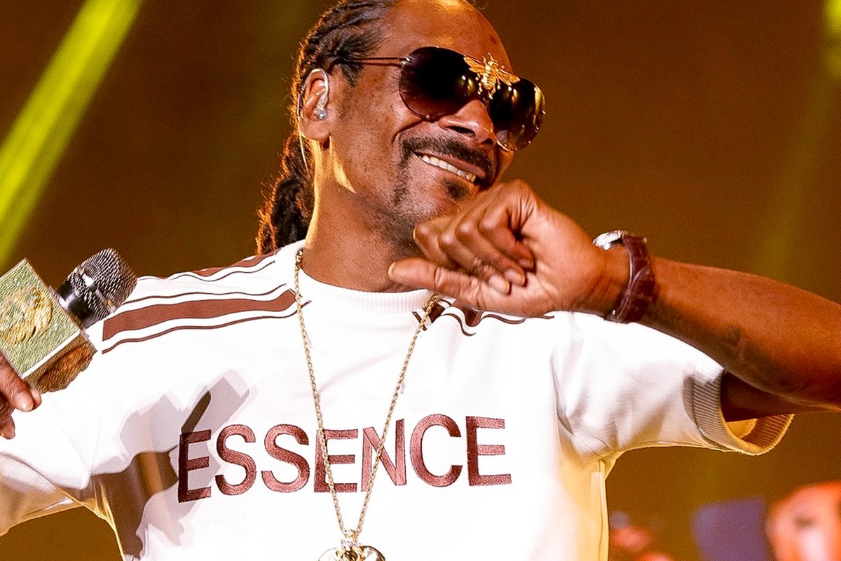 Snoop Dogg Claims He Runs Popular NFT Twitter Account cozomomedici non fungible token digital rapper hip hop