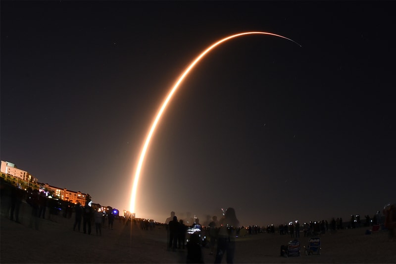 SpaceX Accuses Amazon of Using Delay Tactics Feud on Starlink Because it Can't Compete Jeff Bezos Elon Musk Blue Origin SpaceX  complaint FCC Filing stalling news