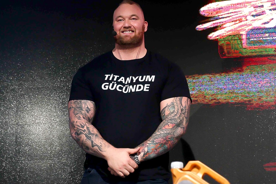 https://image-cdn.hypb.st/https%3A%2F%2Fhypebeast.com%2Fimage%2F2021%2F09%2Fthor-bjornsson-the-mountain-body-transformation-ahead-of-boxing-match-120-pound-difference-news-000.jpg?w=960&cbr=1&q=90&fit=max